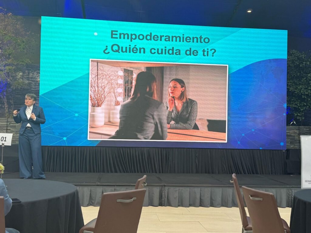 Saniss Awards 2025 rosa andrea pardo llama a repensar la salud desde la prevencion la evidencia y la inclusion